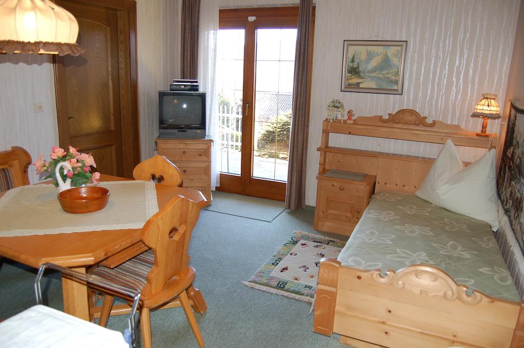 Haus Elfriede Διαμέρισμα Millstatt Δωμάτιο φωτογραφία